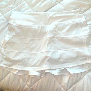 White lululemon pace rival skirt